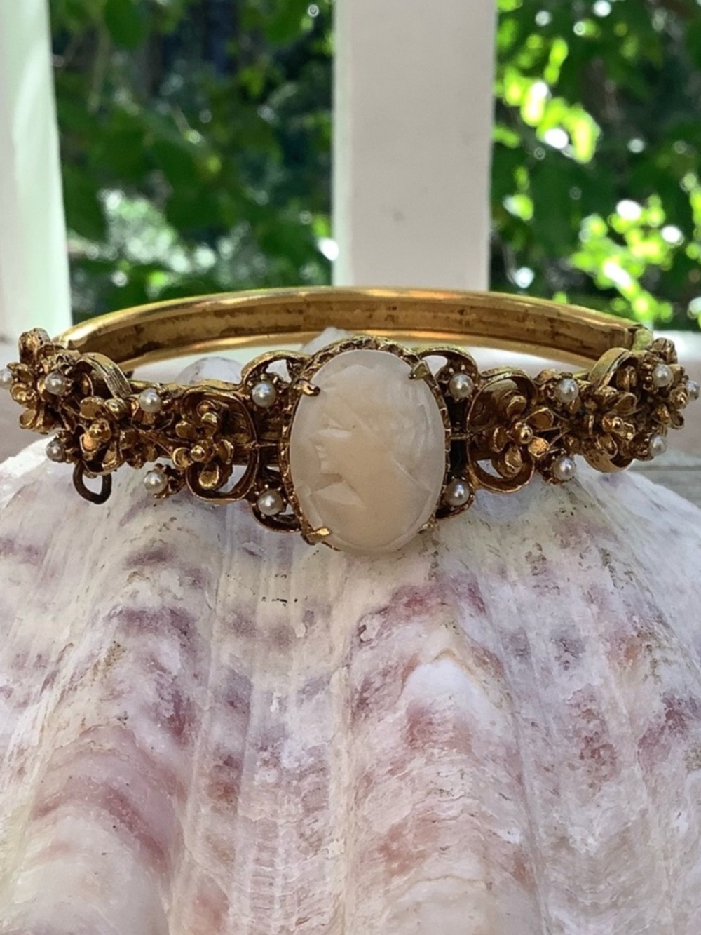 VTG Italian Cameo Bracelet With Seed Pearls